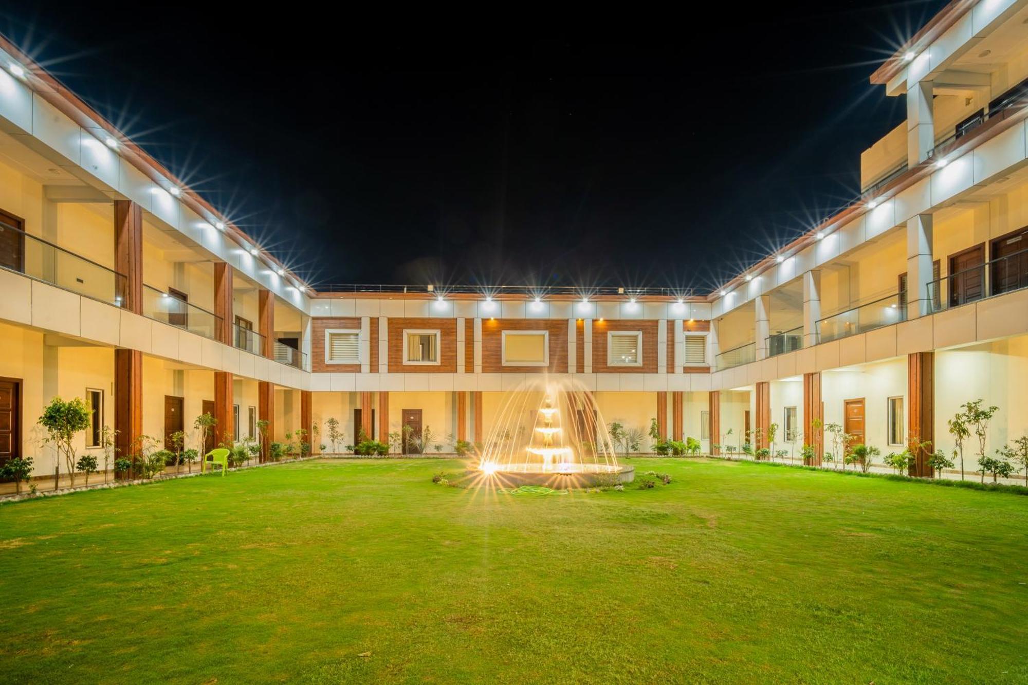 Royal Delight Resort Madina Exterior photo